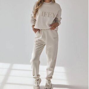 NWOT “Wifey” Sweatshirt + Sweatpants Set Loungewear Sweatsuit Wife Bridal Bride